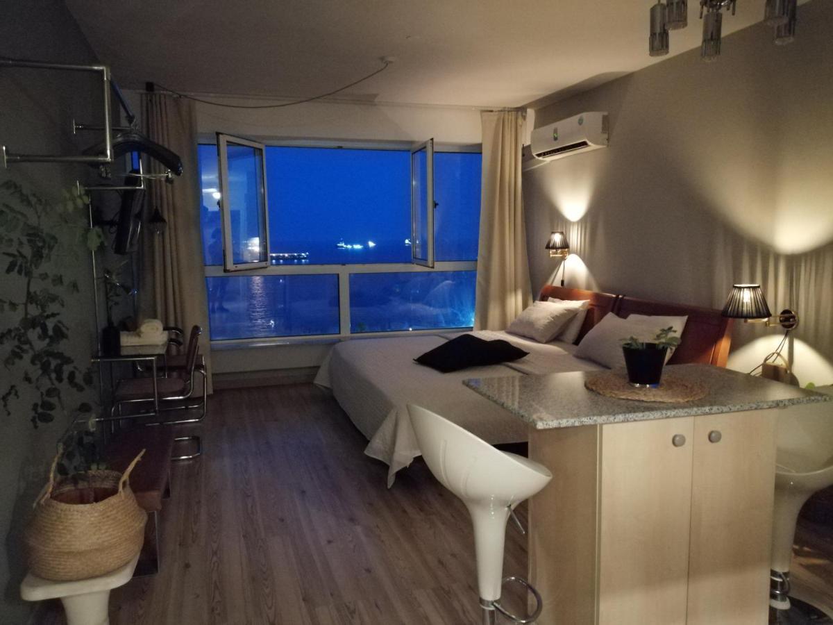 A City-Center Seaview Penthouse At Oceanic Лимасол Екстериор снимка